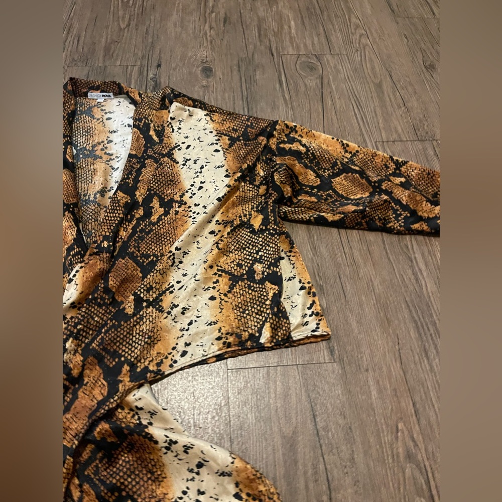 Snake Skin Print Top - Picture 4 of 4